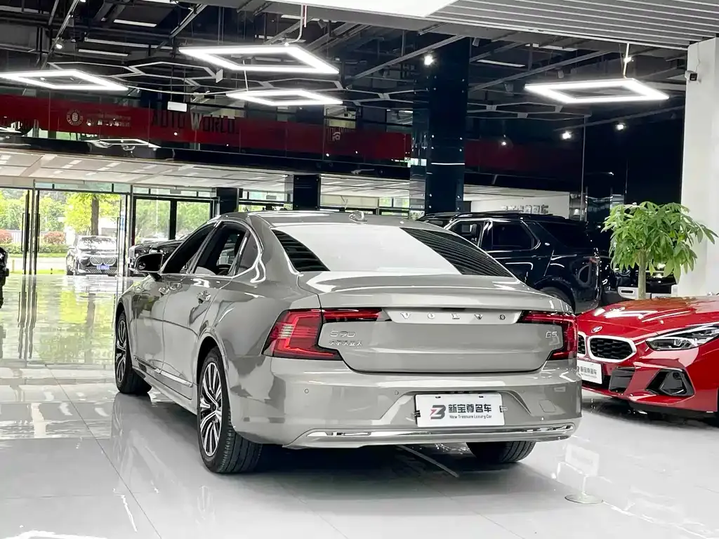 Volvo S90 — фото 4