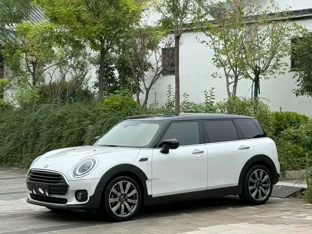 MINI Clubman — фото 1