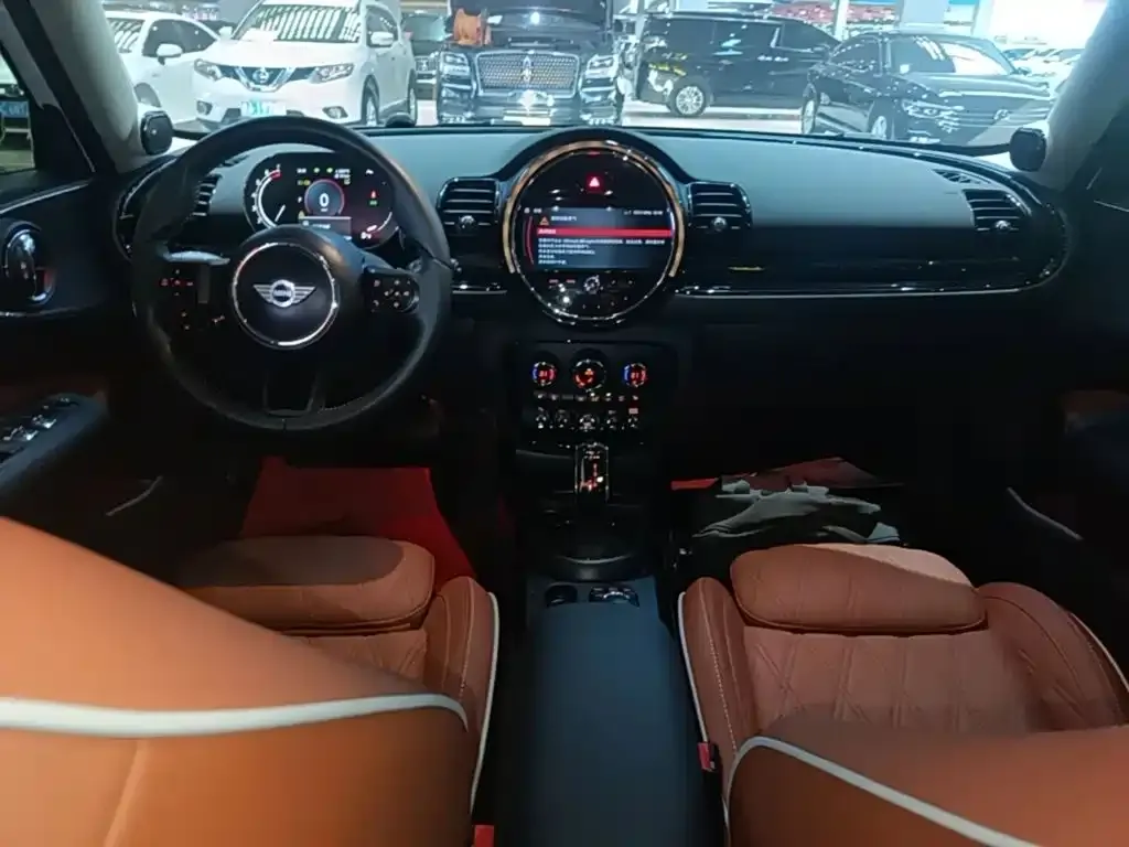 MINI Clubman — фото 3