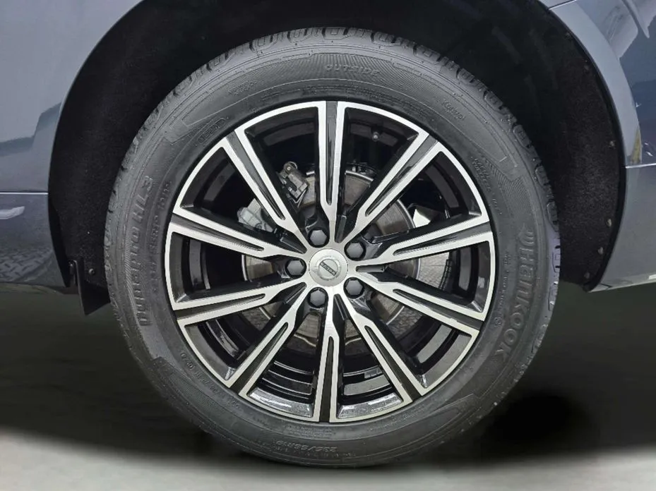 Volvo XC60 — фото 10