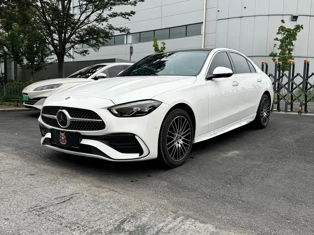 Mercedes-Benz C-Class — фото 1