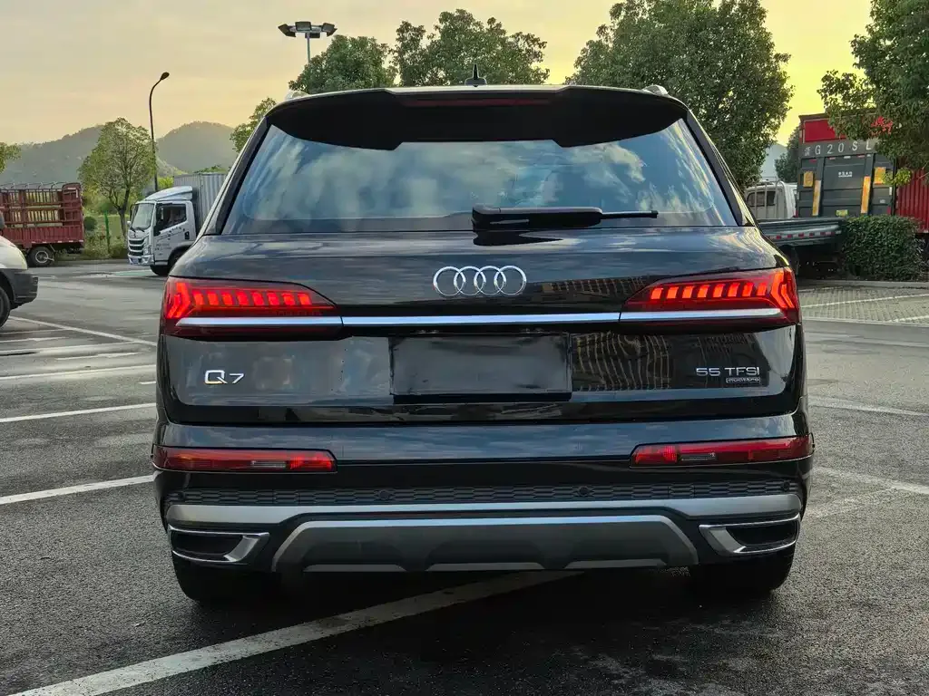 Audi Q7 — фото 4