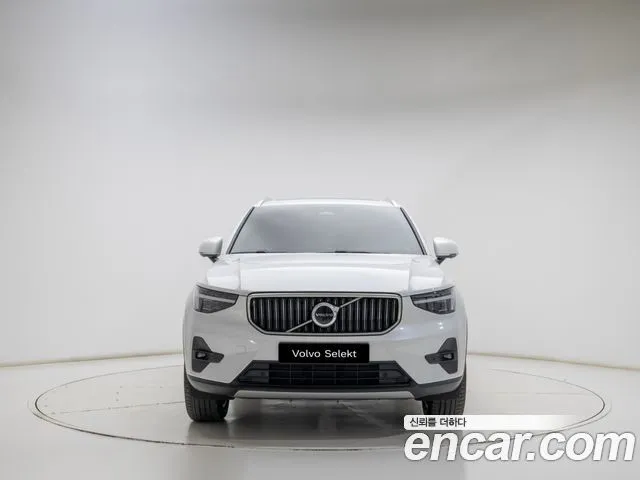 Volvo XC40 — фото 3