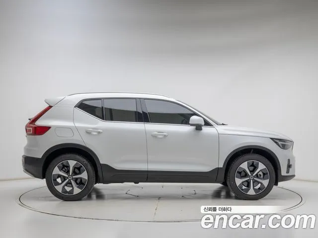 Volvo XC40 — фото 5
