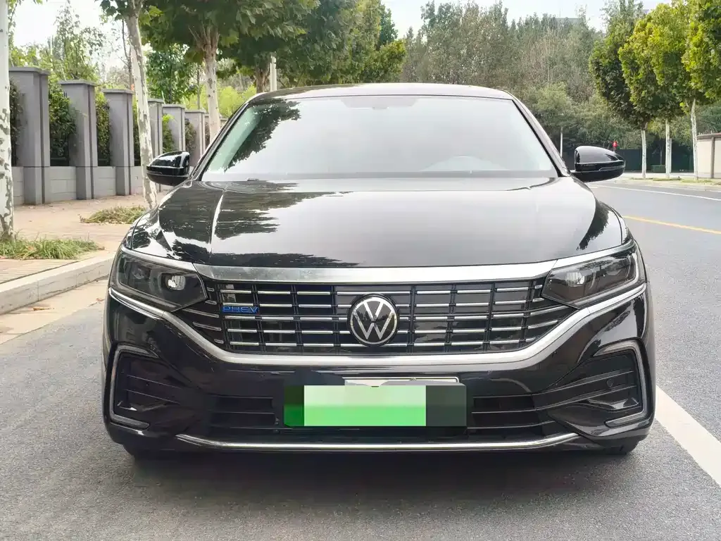Volkswagen Passat PHEV — фото 6