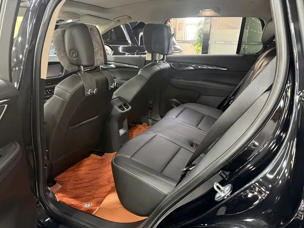 Buick Envision Plus — фото 9