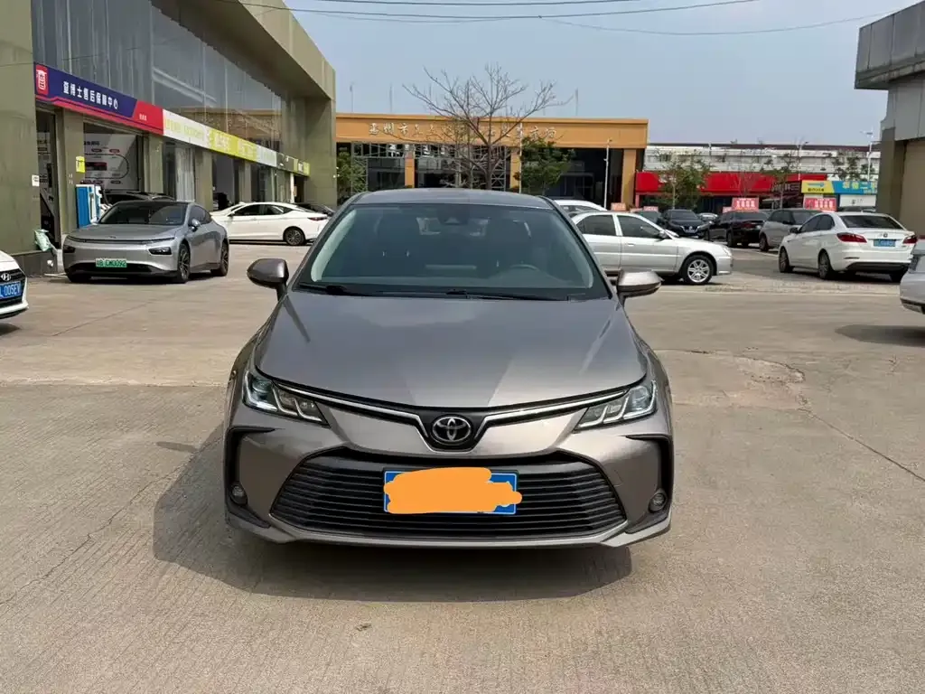 Toyota Corolla — фото 10