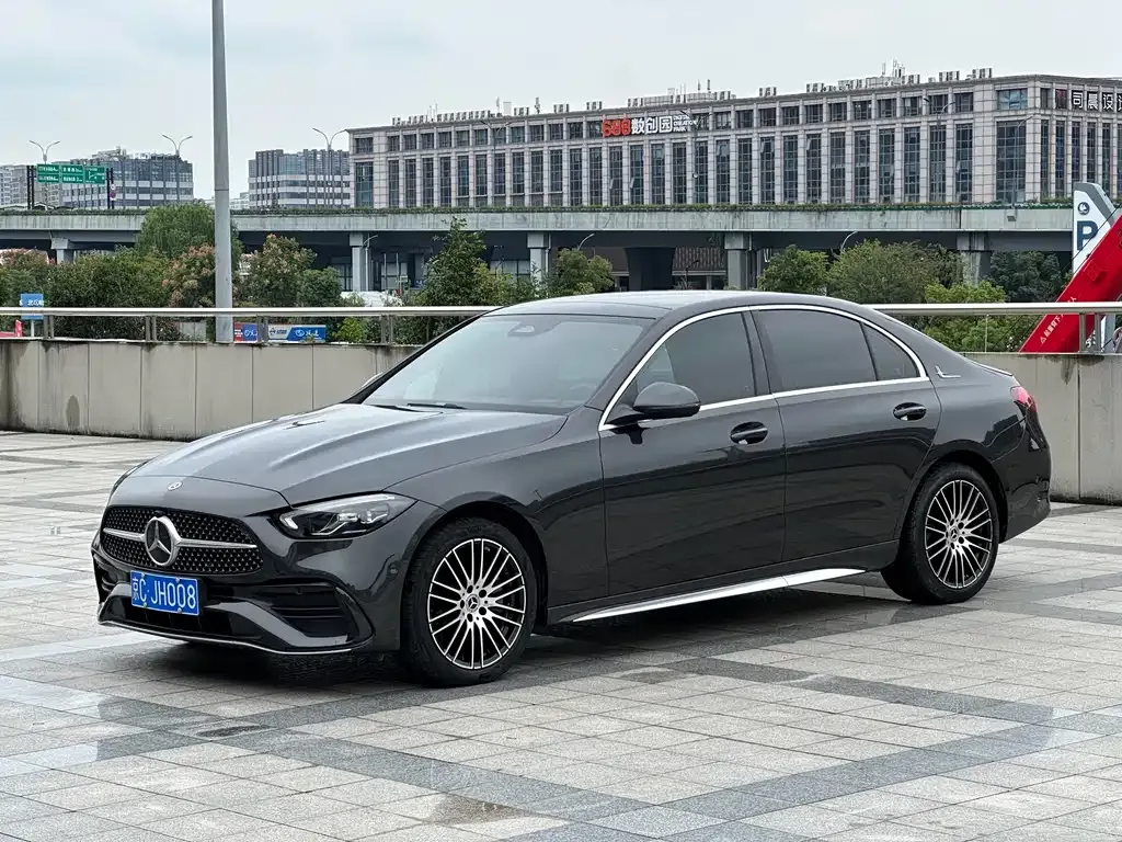 Mercedes-Benz C-Class — фото 1