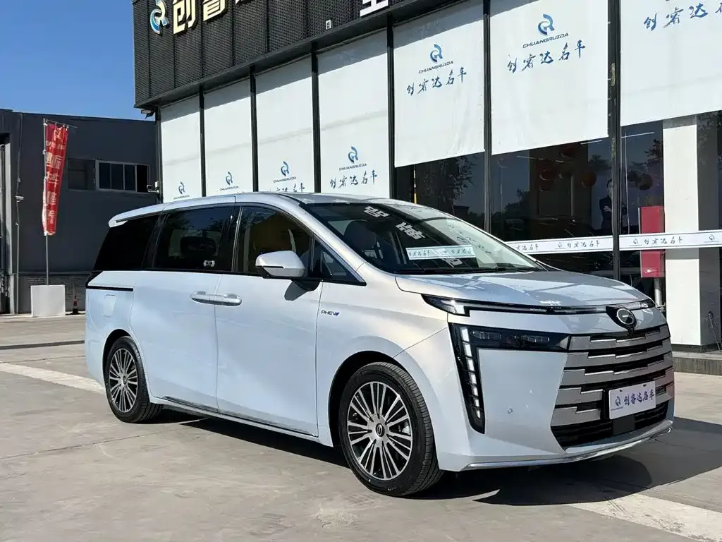 GAC Motor Trumpchi E8 PHEV — фото 2