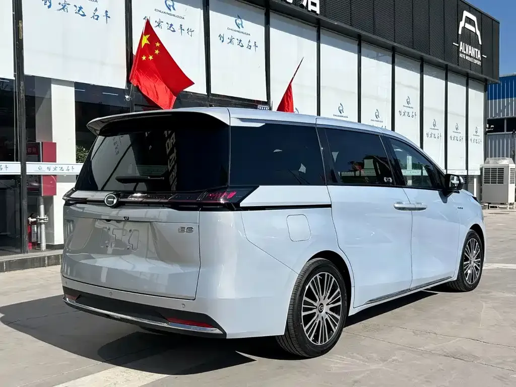 GAC Motor Trumpchi E8 PHEV — фото 3