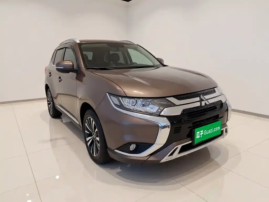 Mitsubishi Outlander — фото 2