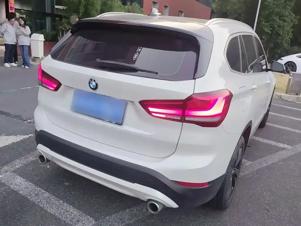 BMW X1 — фото 9