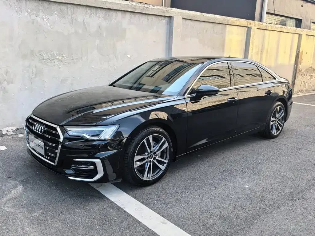 Audi A6L — фото 1