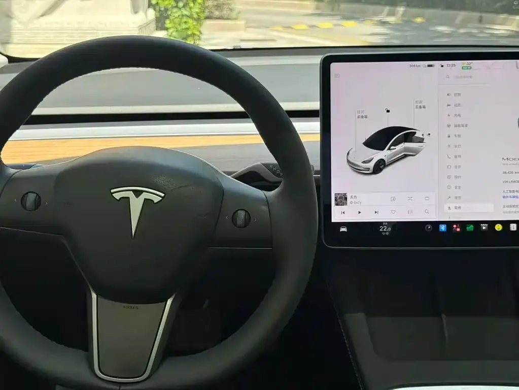 Tesla Model 3 — фото 9