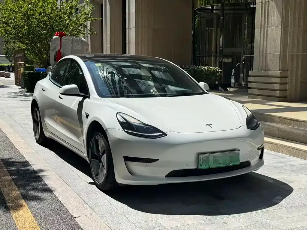 Tesla Model 3 — фото 2