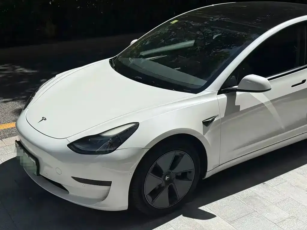 Tesla Model 3 — фото 8