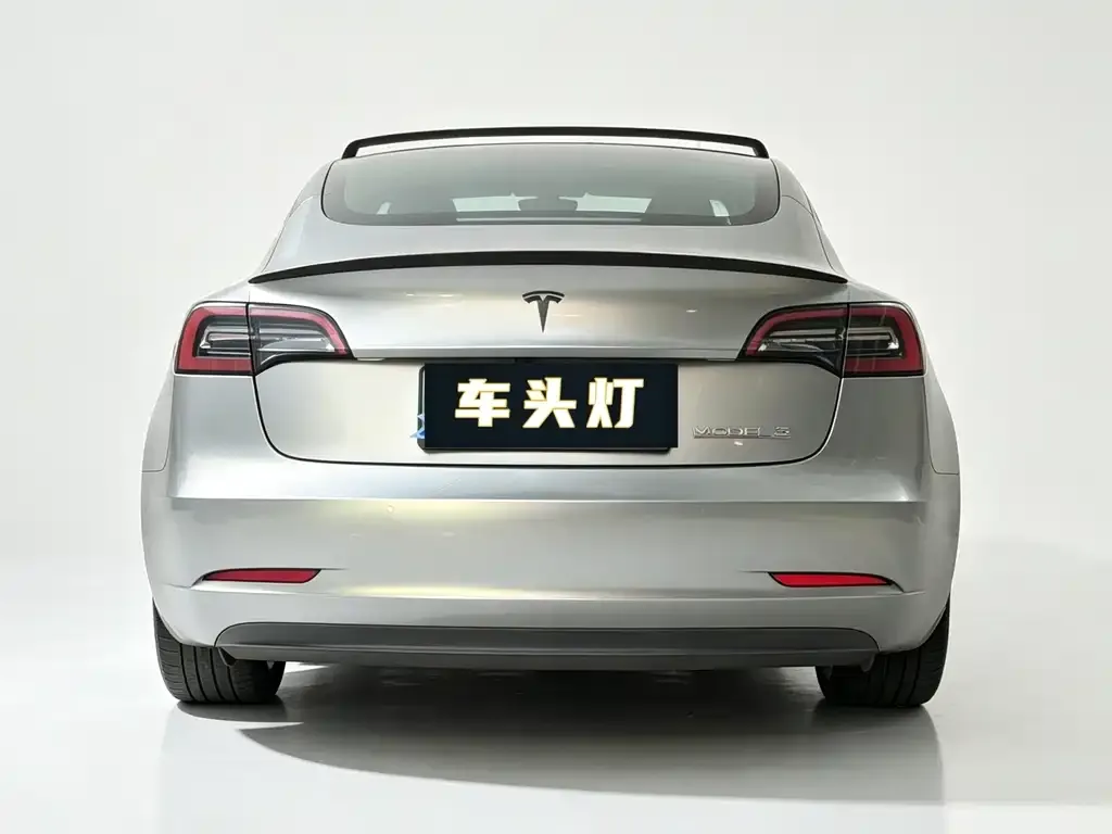 Tesla Model 3 — фото 3