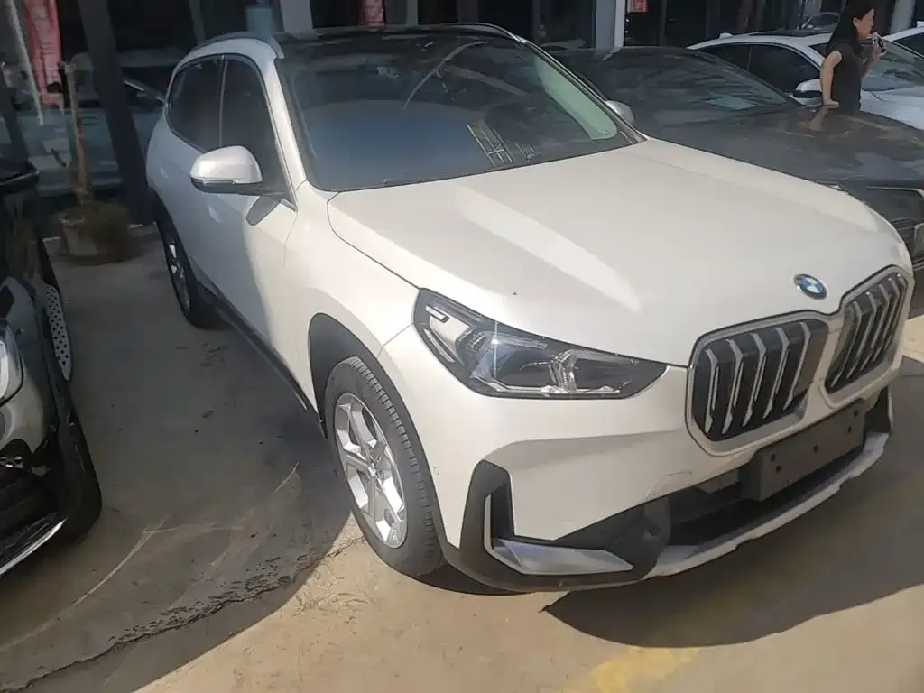 BMW X1 — фото 1