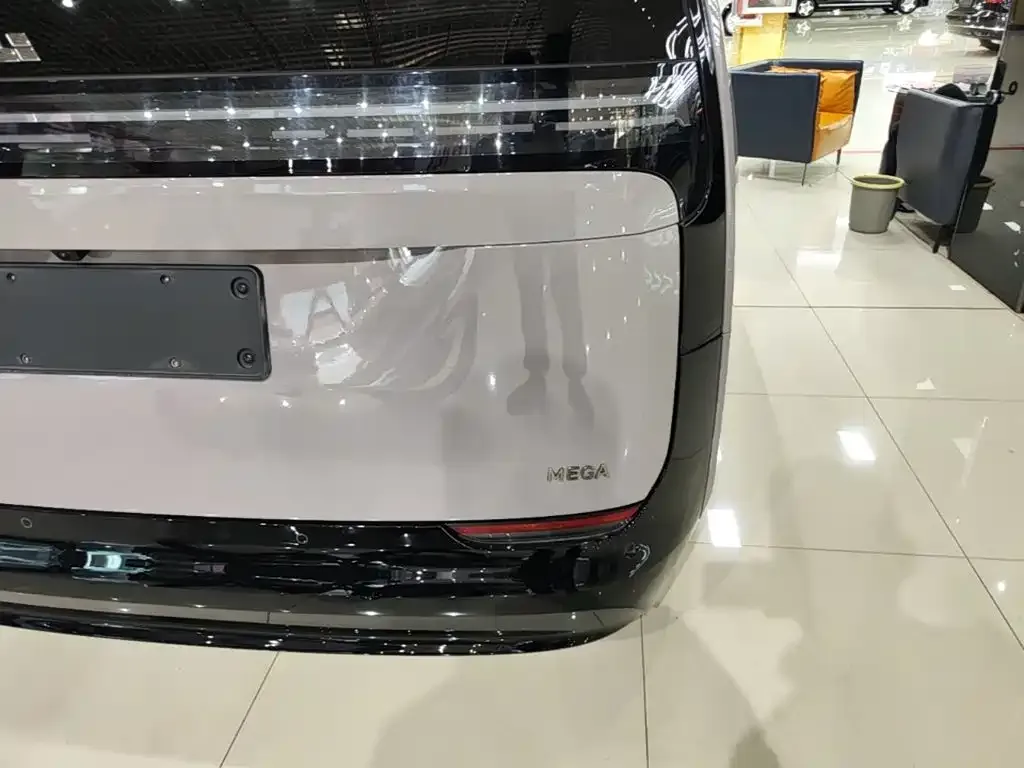Li Auto MEGA — фото 2