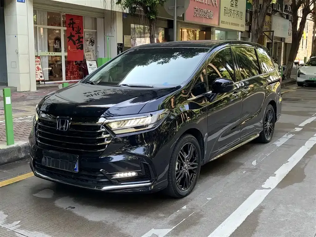 Honda Odyssey — фото 1