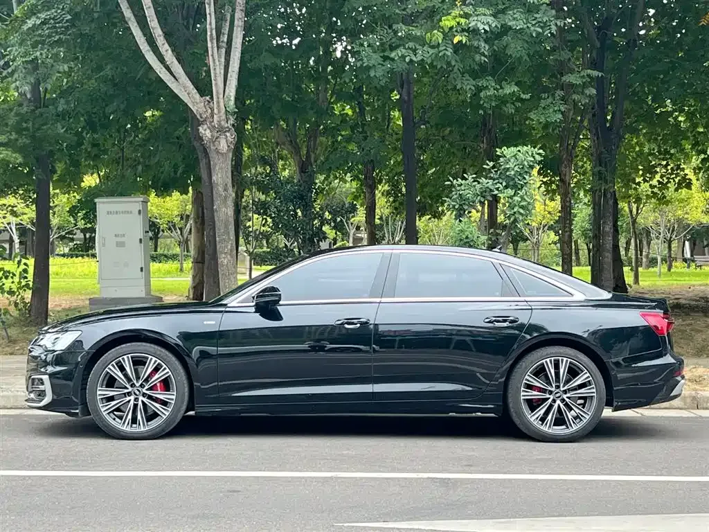 Audi A6L — фото 6