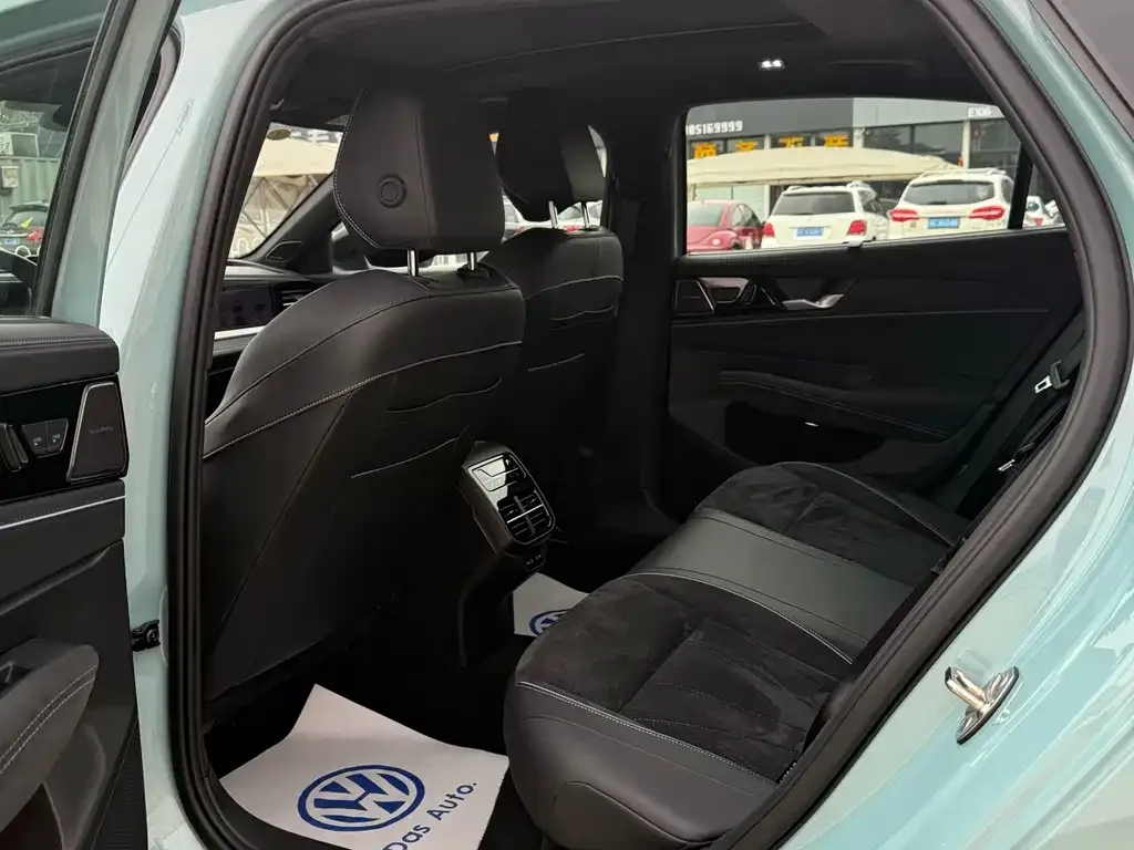 Volkswagen Passat — фото 9