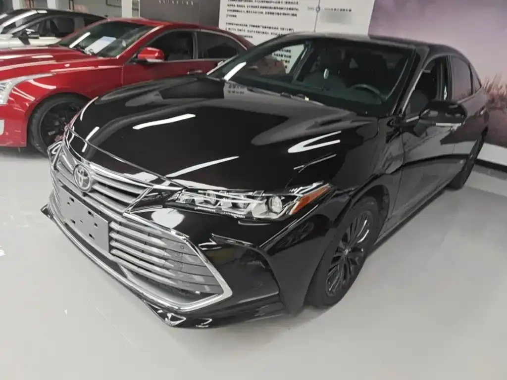 Toyota Avalon — фото 1