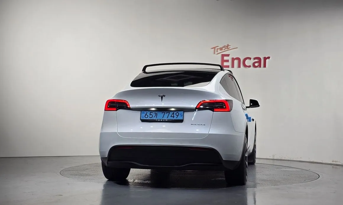 Tesla Model Y — фото 3
