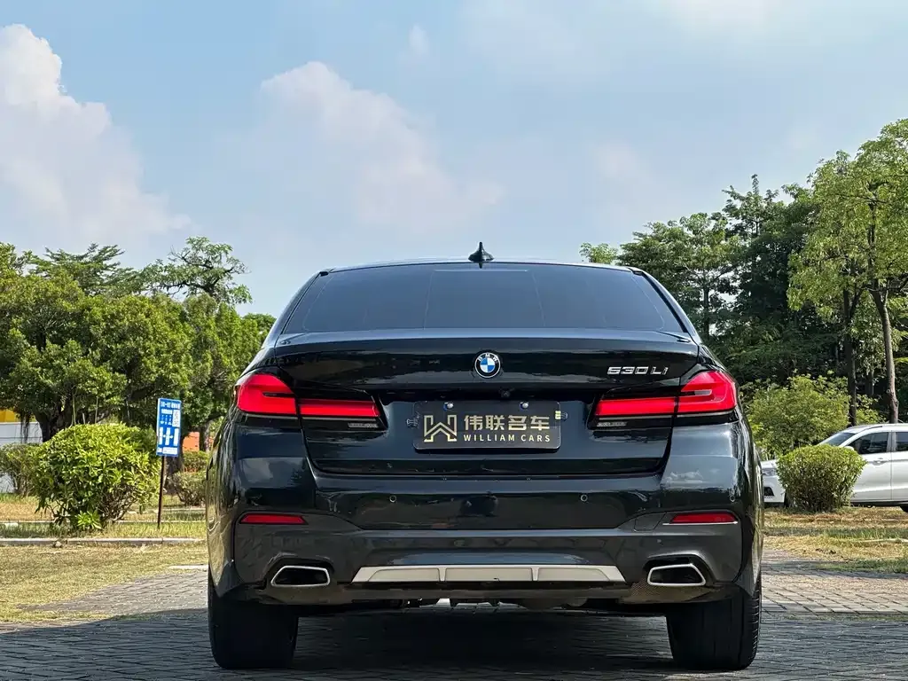 BMW 5 Series — фото 10