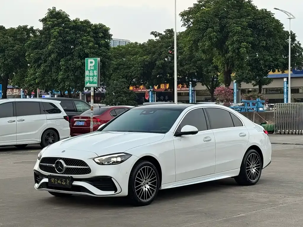 Mercedes-Benz C-Class — фото 1
