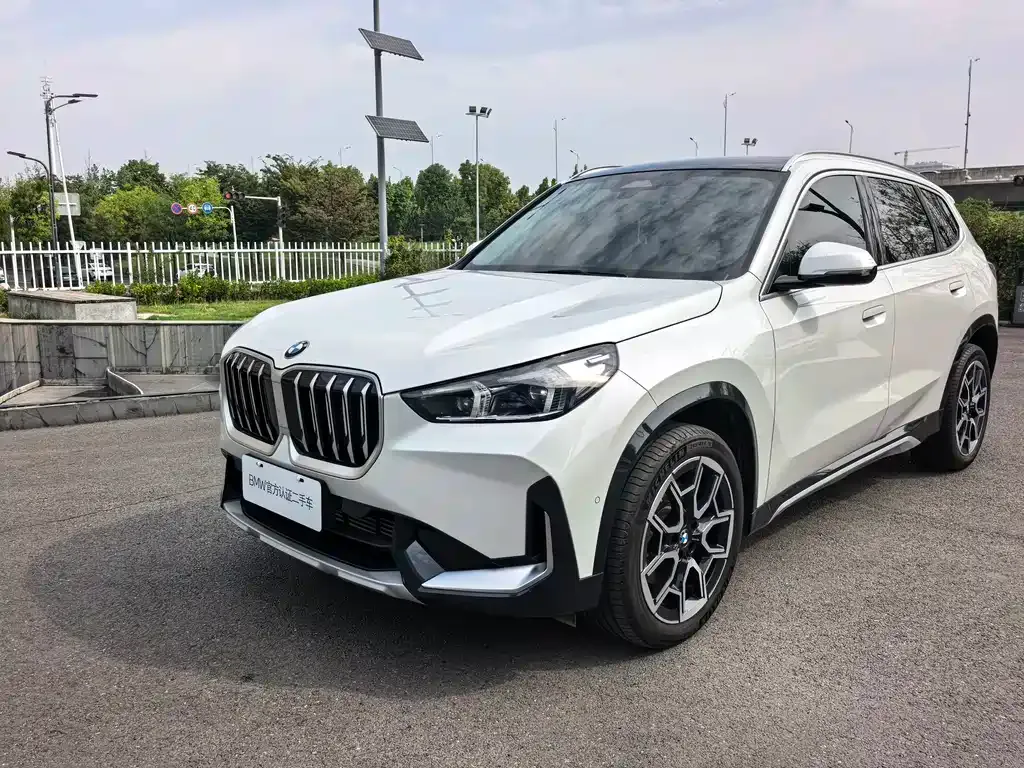BMW X1 — фото 1