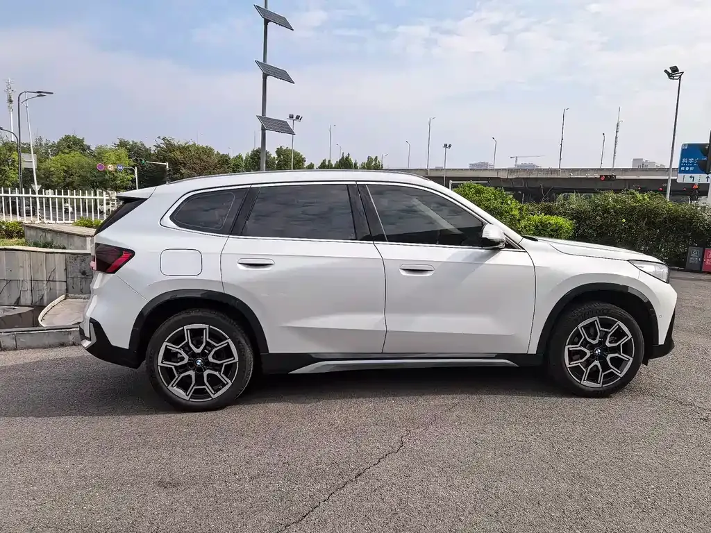 BMW X1 — фото 9
