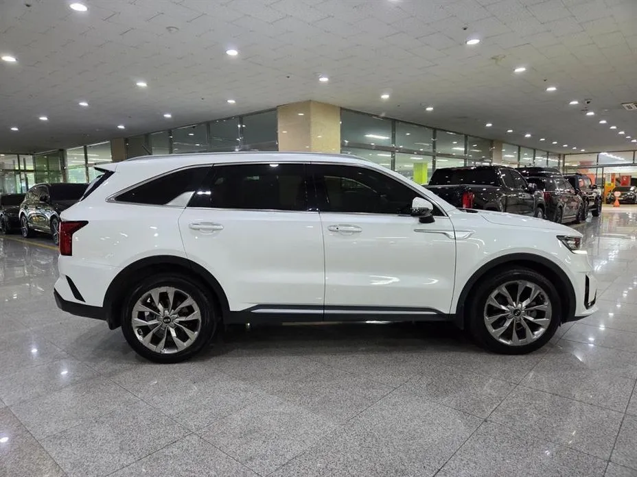 Kia Sorento — фото 5