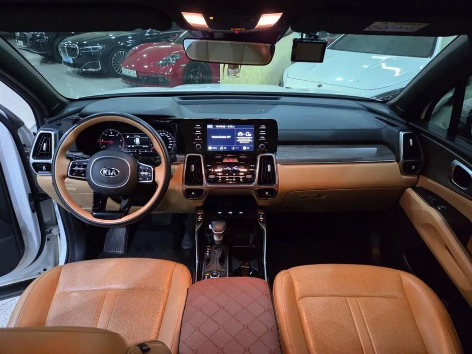 Kia Sorento — фото 4