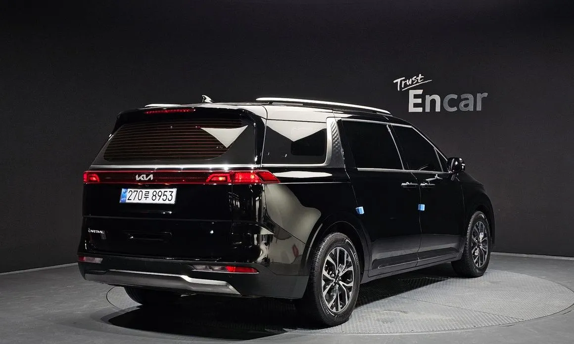 Kia Carnival — фото 5