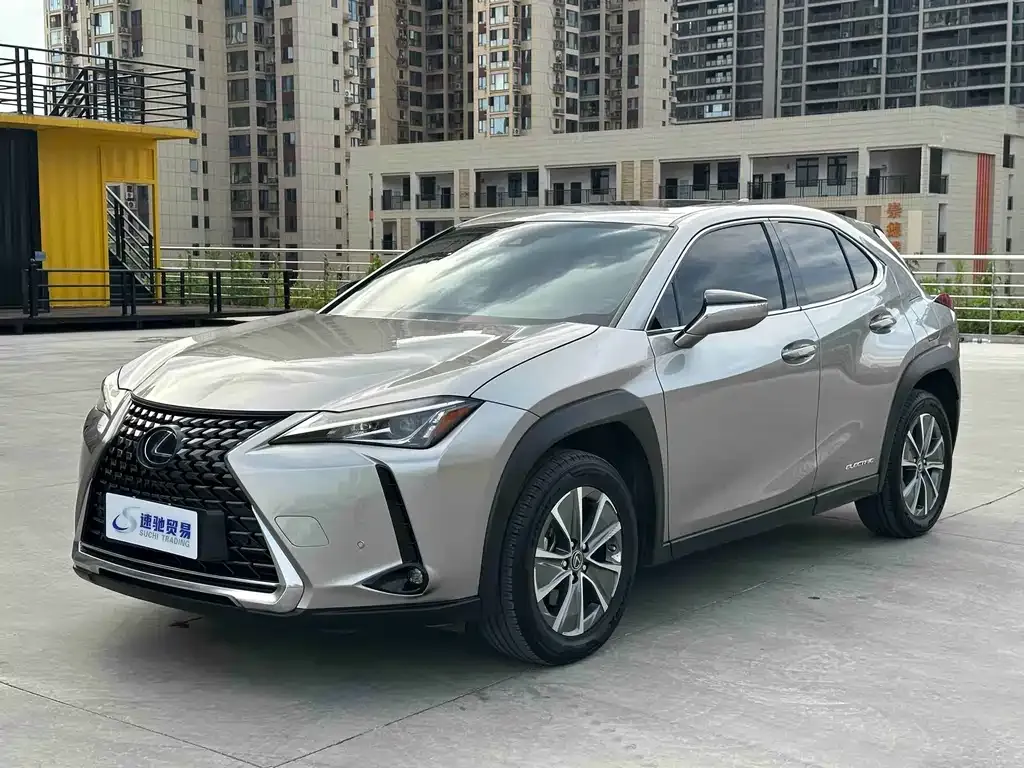 Lexus UX New Energy — фото 1