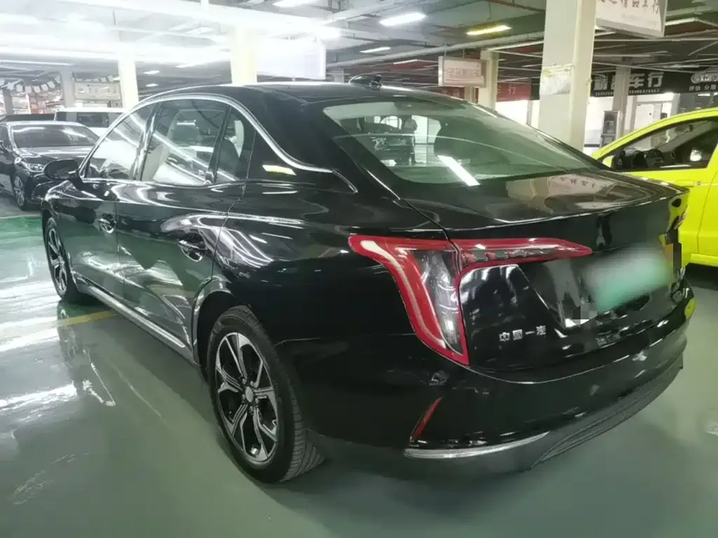 Hongqi E-QM5 — фото 9