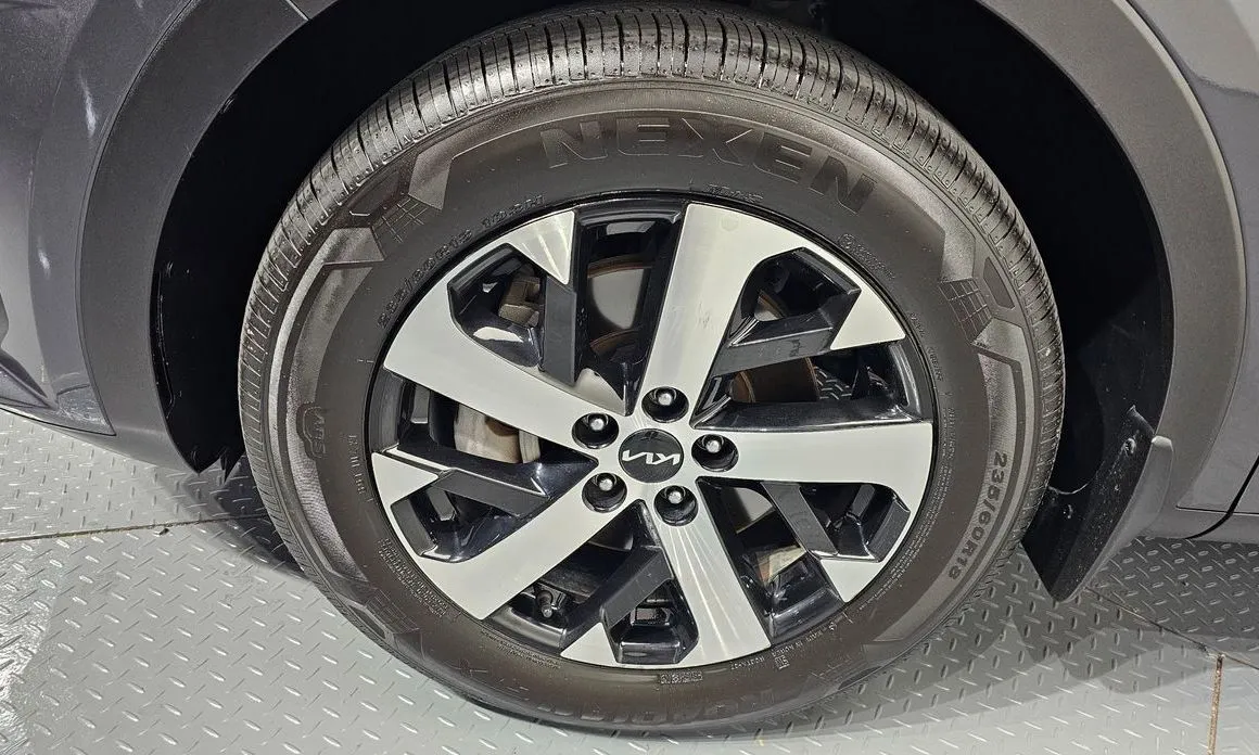 Kia Sorento — фото 8