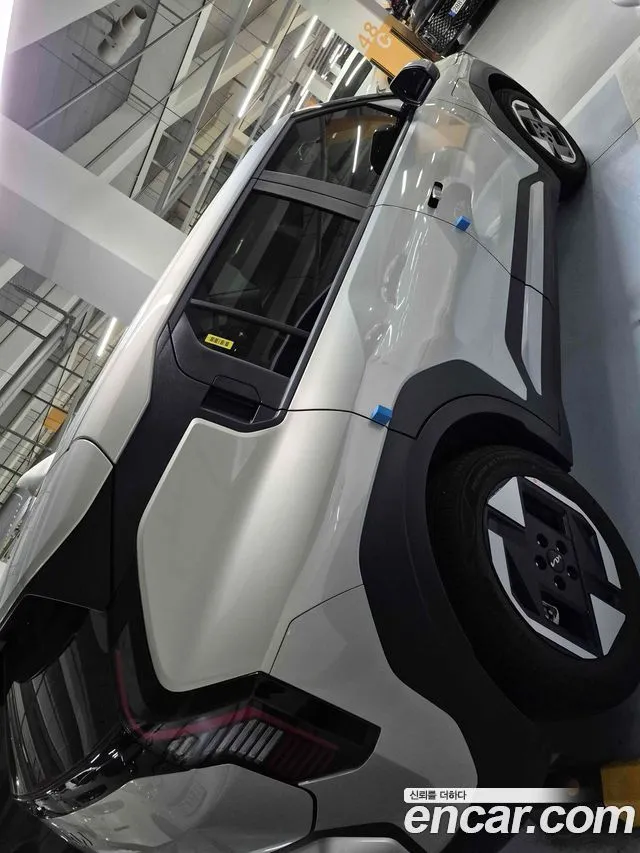 Kia EV3 — фото 9