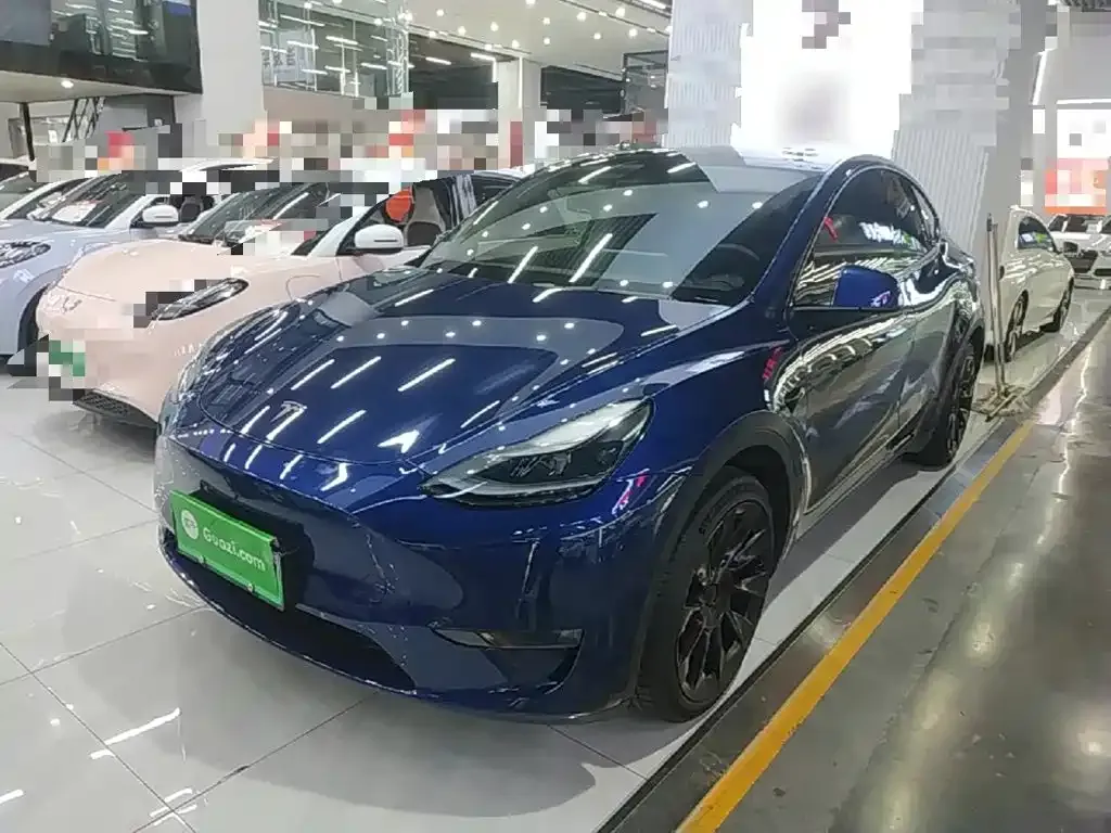 Tesla Model Y — фото 1