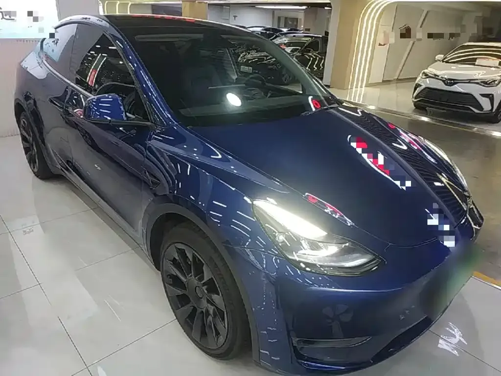 Tesla Model Y — фото 8