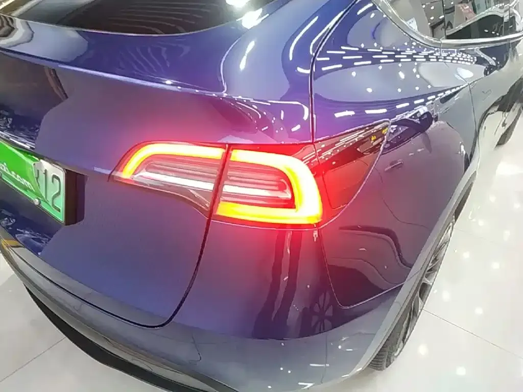 Tesla Model Y — фото 7