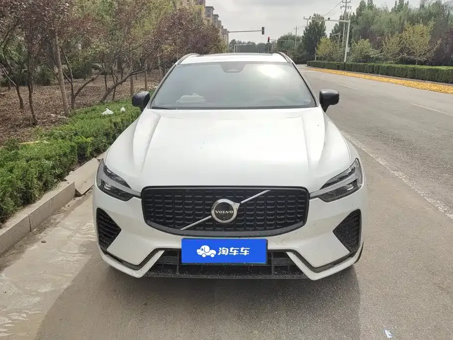 Volvo XC60 PHEV — фото 10