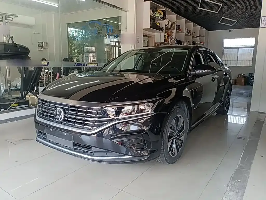 Volkswagen Passat — фото 1