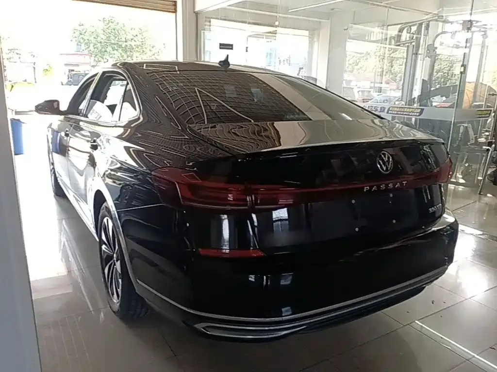 Volkswagen Passat — фото 10