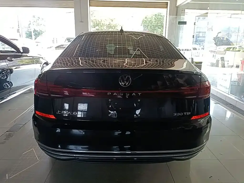 Volkswagen Passat — фото 8