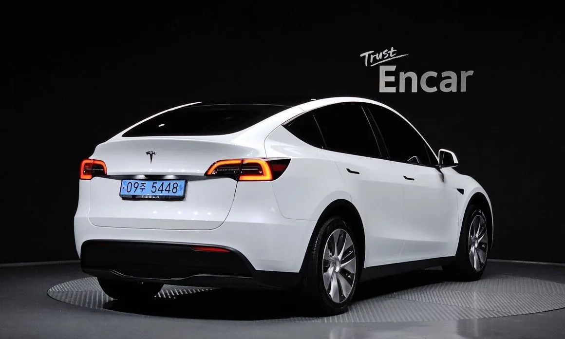 Tesla Model Y — фото 2