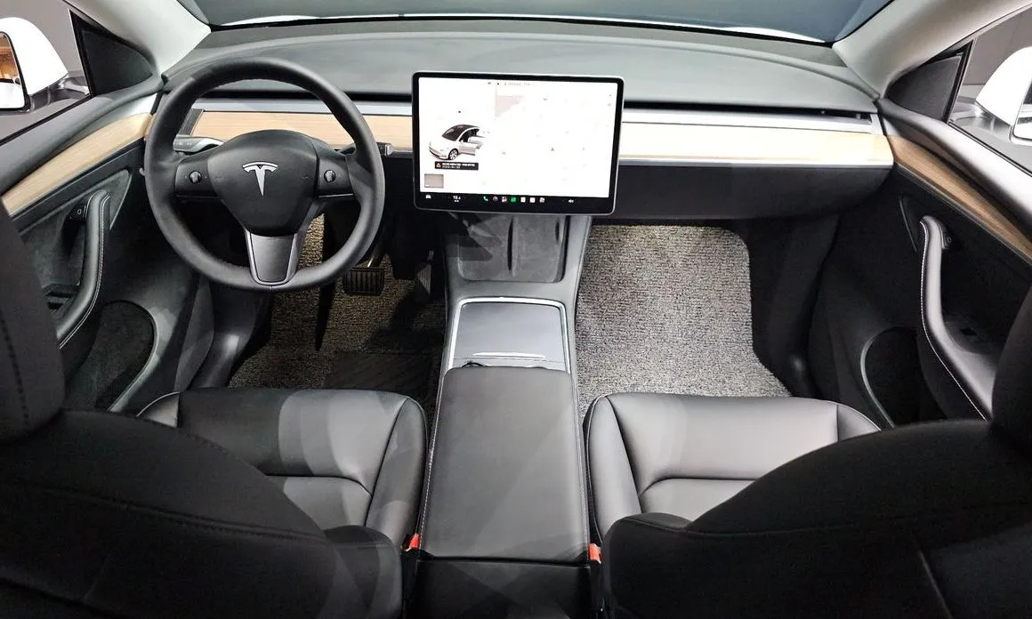Tesla Model Y — фото 7