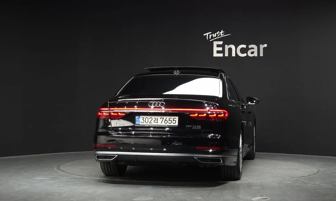 Audi A8 — фото 2