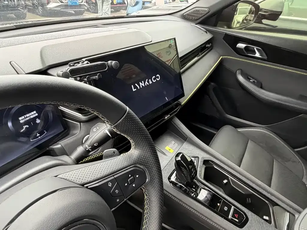 Lynk & Co 03 — фото 3
